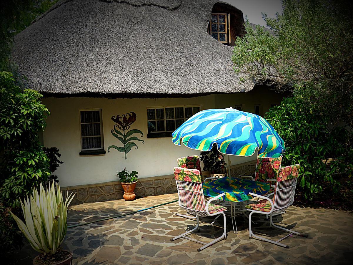 Parrot Lodge Bulawayo Eksteriør bilde