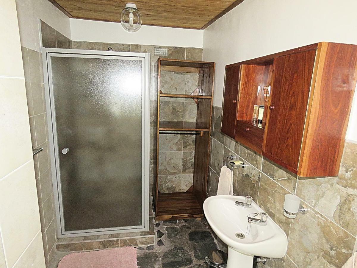 Parrot Lodge Bulawayo Eksteriør bilde