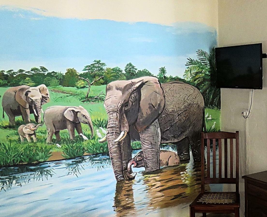 Parrot Lodge Bulawayo Eksteriør bilde