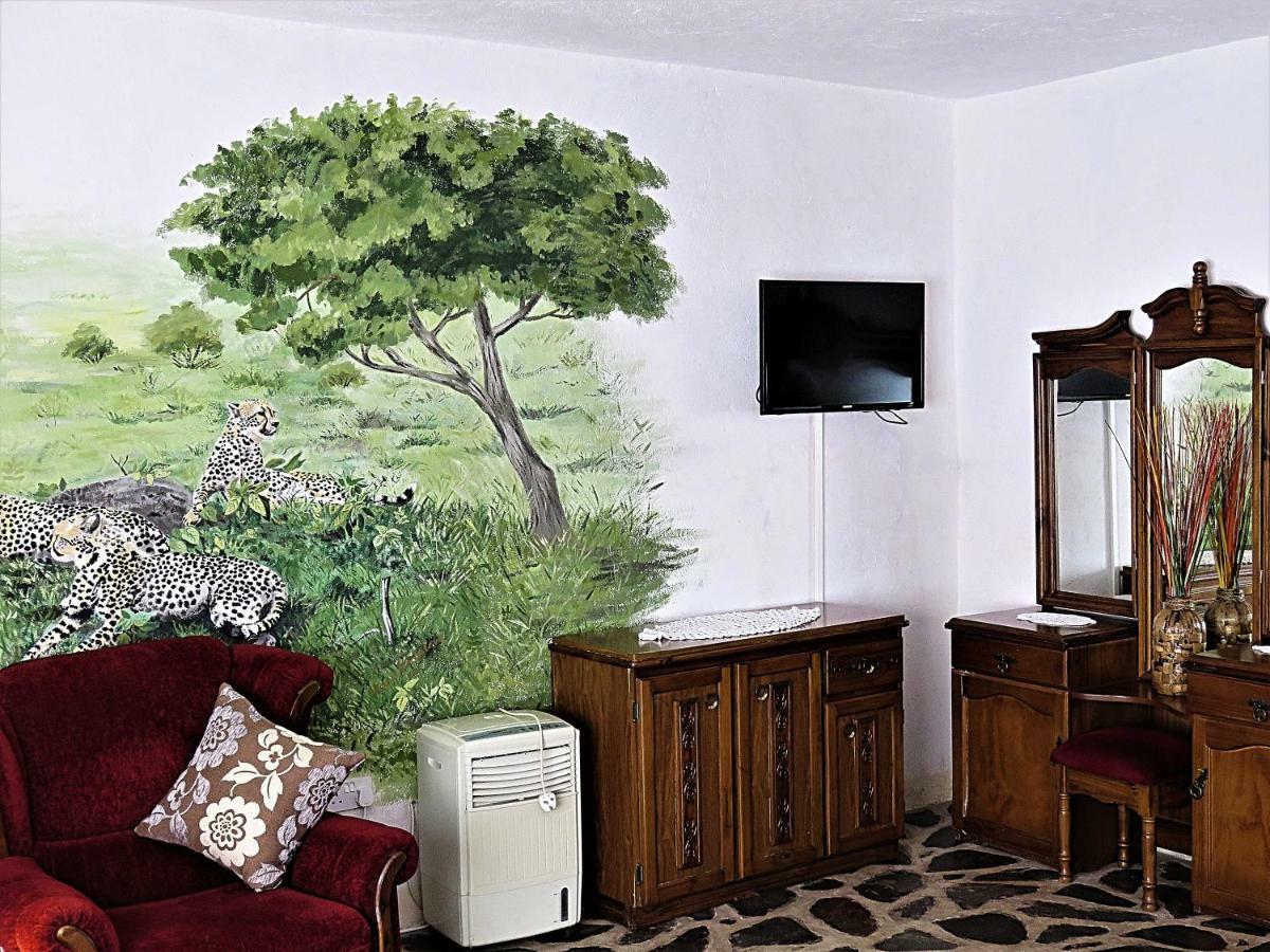 Parrot Lodge Bulawayo Eksteriør bilde