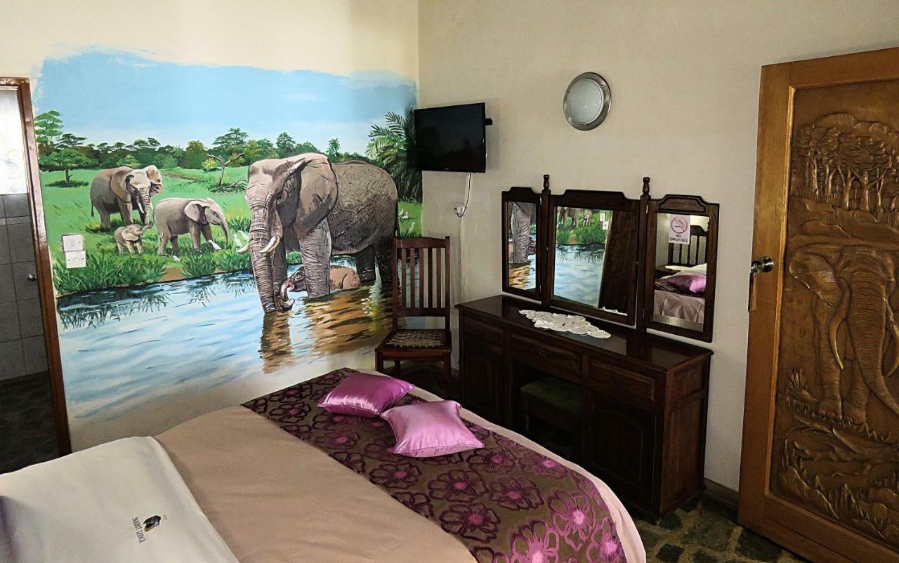 Parrot Lodge Bulawayo Eksteriør bilde