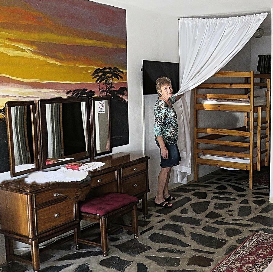 Parrot Lodge Bulawayo Eksteriør bilde