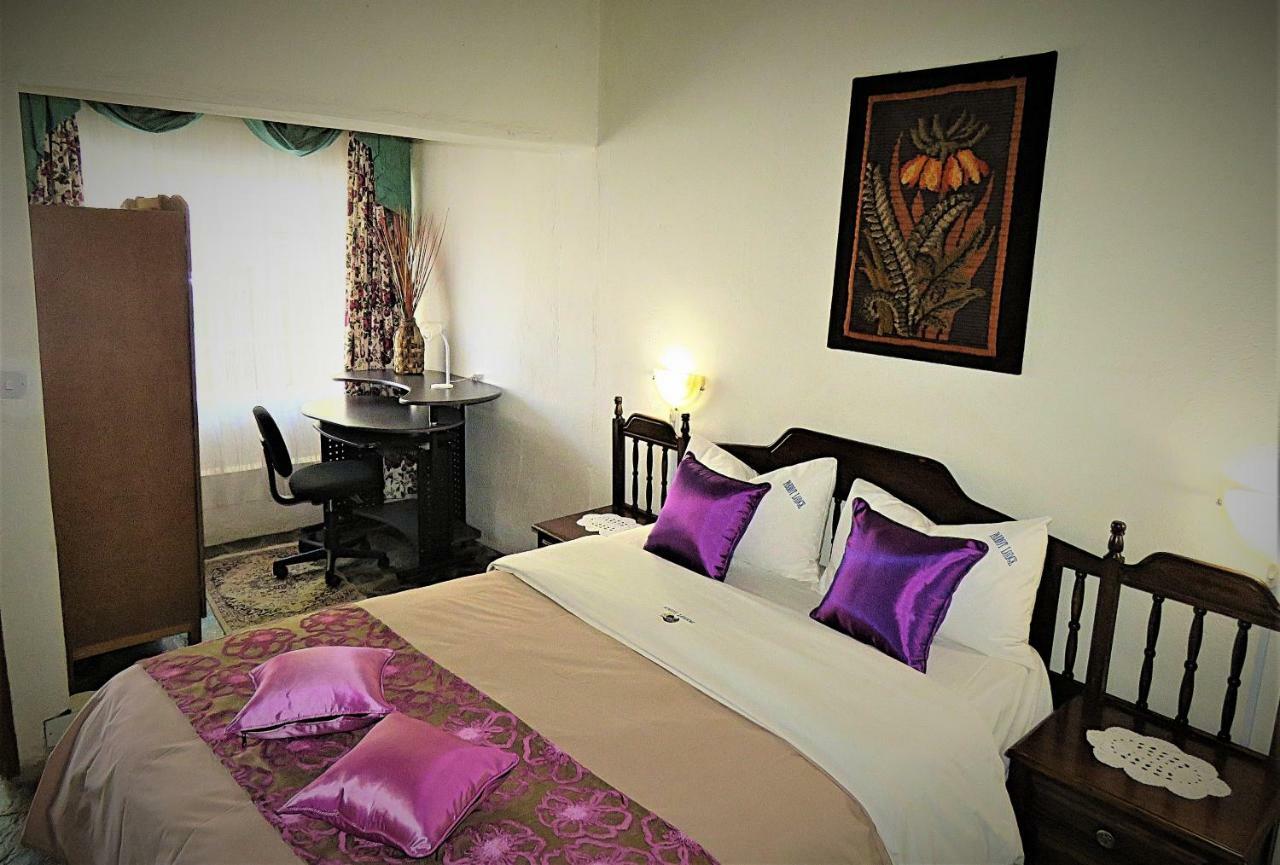 Parrot Lodge Bulawayo Eksteriør bilde