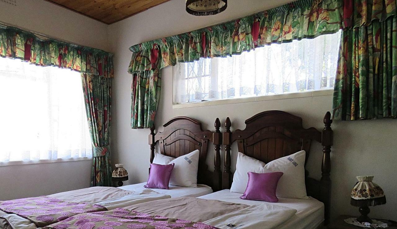 Parrot Lodge Bulawayo Eksteriør bilde