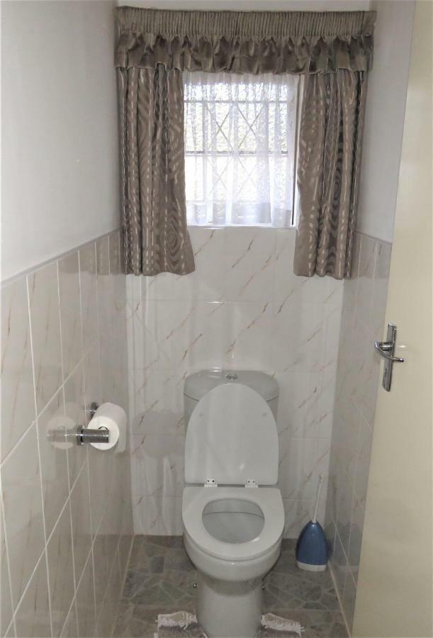 Parrot Lodge Bulawayo Eksteriør bilde