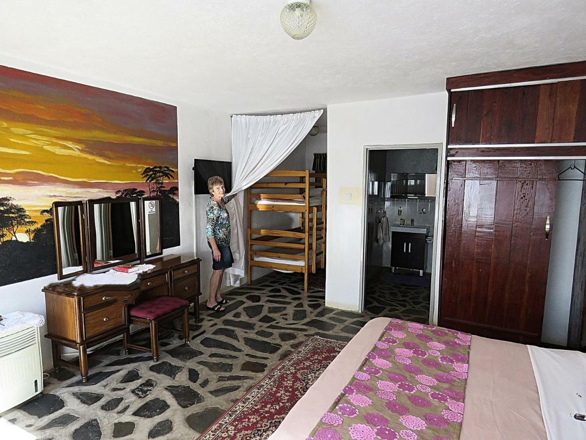 Parrot Lodge Bulawayo Eksteriør bilde
