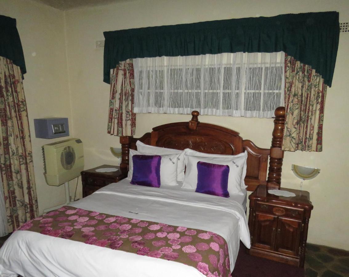 Parrot Lodge Bulawayo Eksteriør bilde