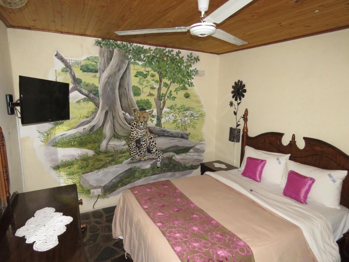 Parrot Lodge Bulawayo Eksteriør bilde